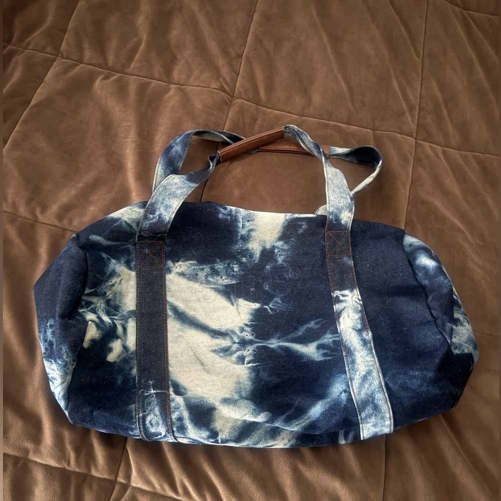 Tie dye guess duffle bag